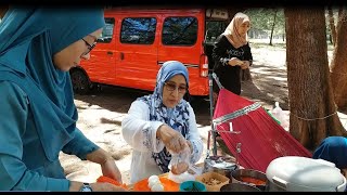 Melepas rindu makan diluar   pantai Tok Jembal Kuala Terengganu