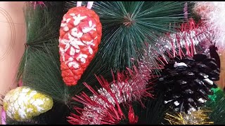 Простая новогодняя поделка из шишек. Елочные игрушки своими руками. Christmas tree toys handmade