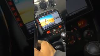 Pantalla táctil en Peugeot 308, va o no va?