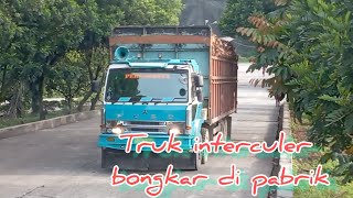 aktivitas truk sawit bongkar di pabrik!!@suriadi kw loader