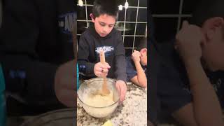 Mixing bowl for bread