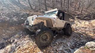 Rubicon on 37s Rock Crawling