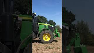 Agrisem Combiplow mit STS Walze auf der Raps Stoppel. Gezogen von einem John Deere 7R