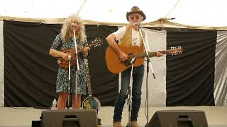 20 2024 NEURUM CREEK FESTIVAL  PENNY DAVIES and ROGER ILOTT