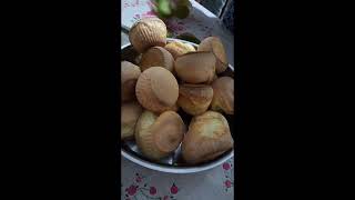 pão de queijo feinho mas ficou delicioso 😊