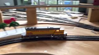 Athearn 2221 Union Pacific SD40-2 test run 2