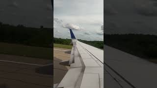 Boeing 737 takeoff from PIT