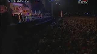 Rhoma irama feat elvy sukaesih konser 2002