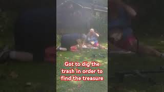 Gotta dig the trash #metaldetecting #treasurehunting #treasure #adventure