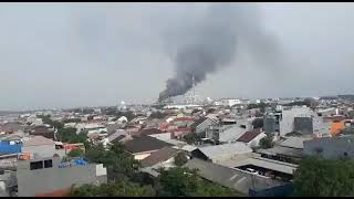 Detik-Detik Kubah masjid islamic center , Ja-kut terbakar hari ini sekitar pukul 15.22.