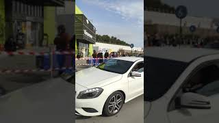 Coronavirus : File d'attente carrefour Trifontaire - Saint Clément de Rivière (34)