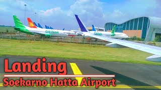 landing / mendarat di bandara soekarno hatta jakarta