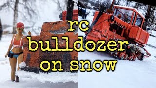 3d printed DT 75 дт 75 rc bulldozer 1/10 playing around in the last snow