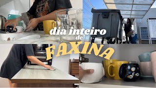 Dia de faxina no apartamento morando sozinha | limpando e organização tudo🧹