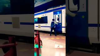 🚅வந்தே பாரத் Automatic door #shorts #viralvideo #vandebharatexpress #shortsfeed #trending #trend