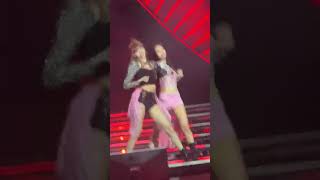 JENLISA body rolling at coachella🌶🔥🔥#blackpinkcoachella#jenlisa #jennie #lisa #kpop#shorts