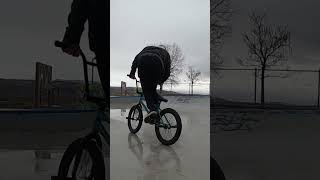 Peg Stunts in the Rain (David 🚲) #bmx #bike #shorts #abyss #skateboarding