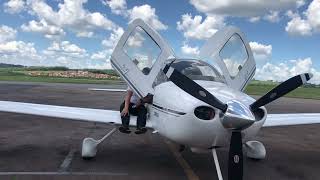 Cirrus SR-22