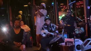 Darryl Williams, Caleb Spikes, Kevin Henderson, Chris Thomas Live Performance “Do I Do” @ Open Mic