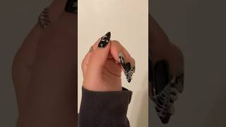 Halloween nail art // press on gel nails at home👻