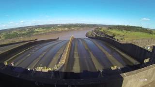 On the Itaipu Dam : Drainway