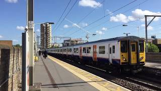 London overground train at London Fields station