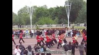 [ United Kingdom ] London - Guard changing ritual at the Buckingham Palace