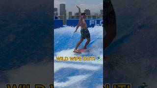 🏄🏻‍♂️WIPE OUT! Wild Flowrider Surfer Loses Control 😱#wipeout #flowrider #surfers