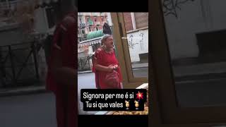 La signora canta sei bellissima 🤣🤣🤣 #risata #perte #giordano #youtubeshorts #funny