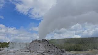 Castle Geyser Erupting in 4K - Yellowstone National Park