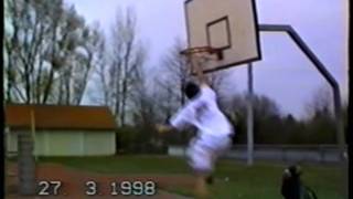 Großostheim Basketball Jahr 1997 dunks by Patrick Saydam can´t be stopped