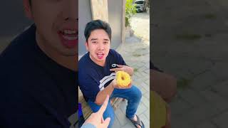 SEMUA MAKAN DONAT KASIHAN MAMAH CUMA GIGIT JARI AJA #shorts