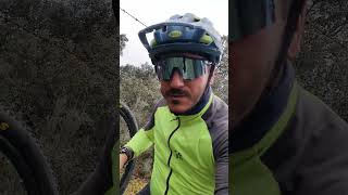 ¿QUÉ DIFERENCIA los FRENOS #mtb de 2 PISTONES y los de 4 PISTONES? 🤔 #mountainbike #mtblife #mtblove