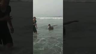 Bermain di Pantai Pelabuhan Ratu Sukabumi #pelabuhanratu #papajar