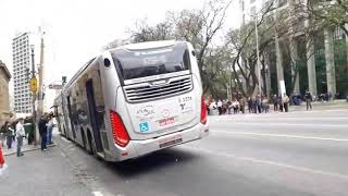 Movimentação de ônibus na Praça da Sé