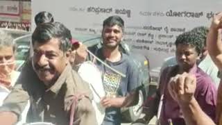 Yograj Bhat Tried Tamate Infront Of Padavi Poorva Movie Released Theater