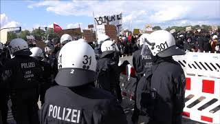 Jugendliche protestieren gegen Polizei