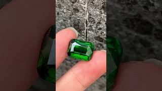 Наша Находка Года!Чистейший природный Цаворит(Tsavorite)в уникальном весе 10.15ct,продан Мгновенно.