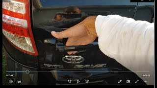 How to Open the Trunk on a Toyota RAV4