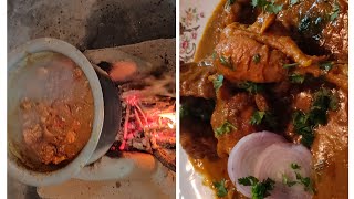 Cooking Desi style Chicken do pyaza 🍗👌चूल्हे पर बना चिकन दो प्याजा देशी तरीका