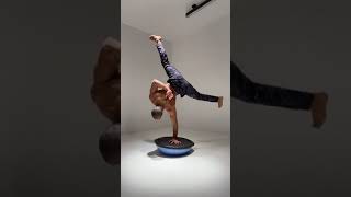 Insane balance and flexibility 😲 🔥🔥 #short Amazing Calisthenics workout 👏