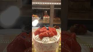 Strawberry 🍓  cakes 🎂 #youtubeshorts #birthday #cakes #trending