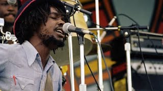 #Recit : La biographie de Peter Tosh, chanteur, compositeur reggae jamaïcain, amis de Marley.