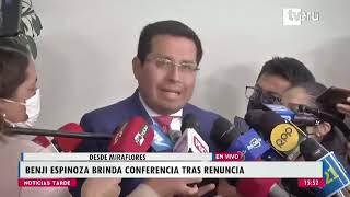 Benji Espinoza brinda conferencia de prensa tras su renuncia.