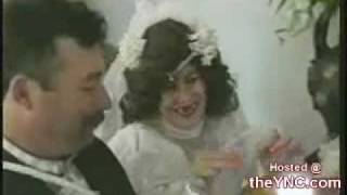 A la novia se le caen los dientes en el casamiento - marriage super comedian