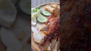 Makan Ikan Bakar