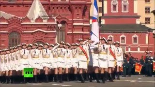 Unbesiegbare Frauen marschieren auf dem Roten Platz - Siegesparade 9 Mai 2016