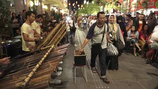 SUMPAH !!! ASIK MUSIKNYA - DENGARKAN PAKE HEADSET -- PRAHU LAYAR / CALUNG FUNK MALIOBORO YOGYA