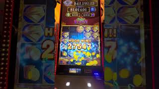 Absolutely Insane Slot Machine Bonus Win on RAKIN BACON,