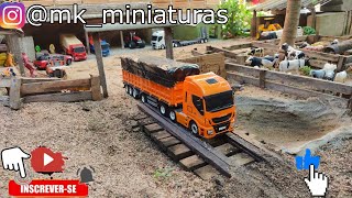 indo descarregar o abobrão #minis #miniaturas #miniaturasdecaminhão #brinquedos #usualbrinquedos